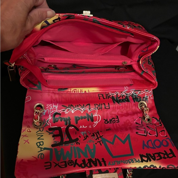 EUC Graffiti shoulder bag - Picture 3 of 3